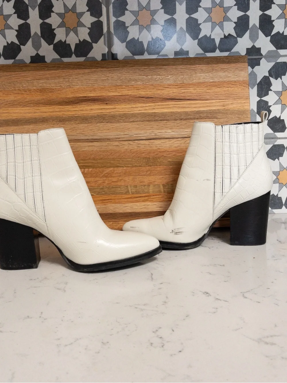 Marc Fisher Off White Leather Heeled Snakeskin Pattern Chelsea Pointed Toe Boots